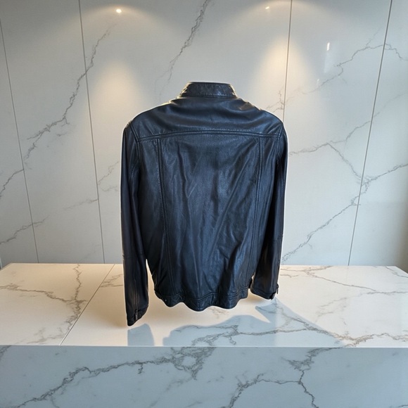 DKNY Men's Black Leather Jacket - Picture 4 of 10